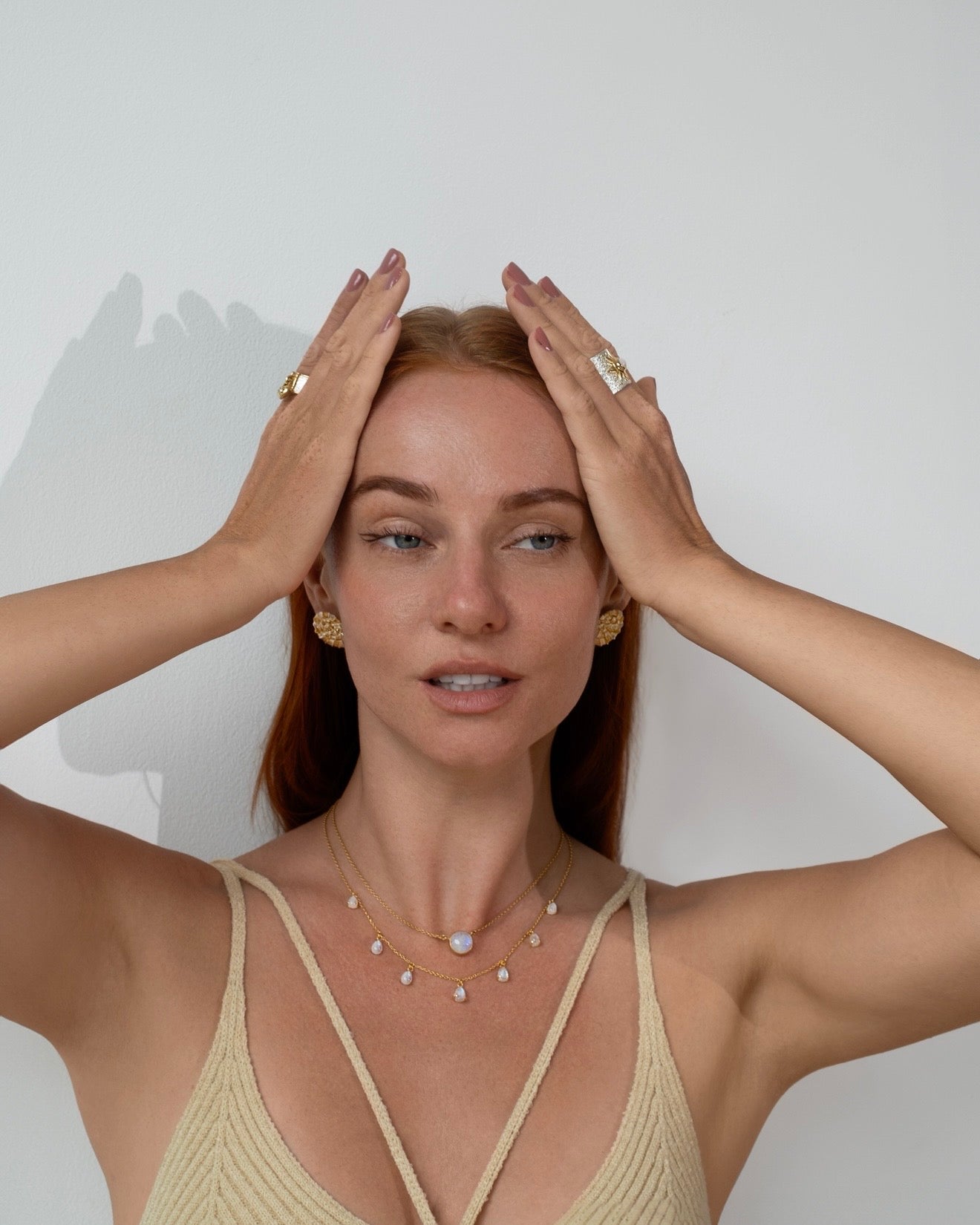 Necklace with seven moonstones