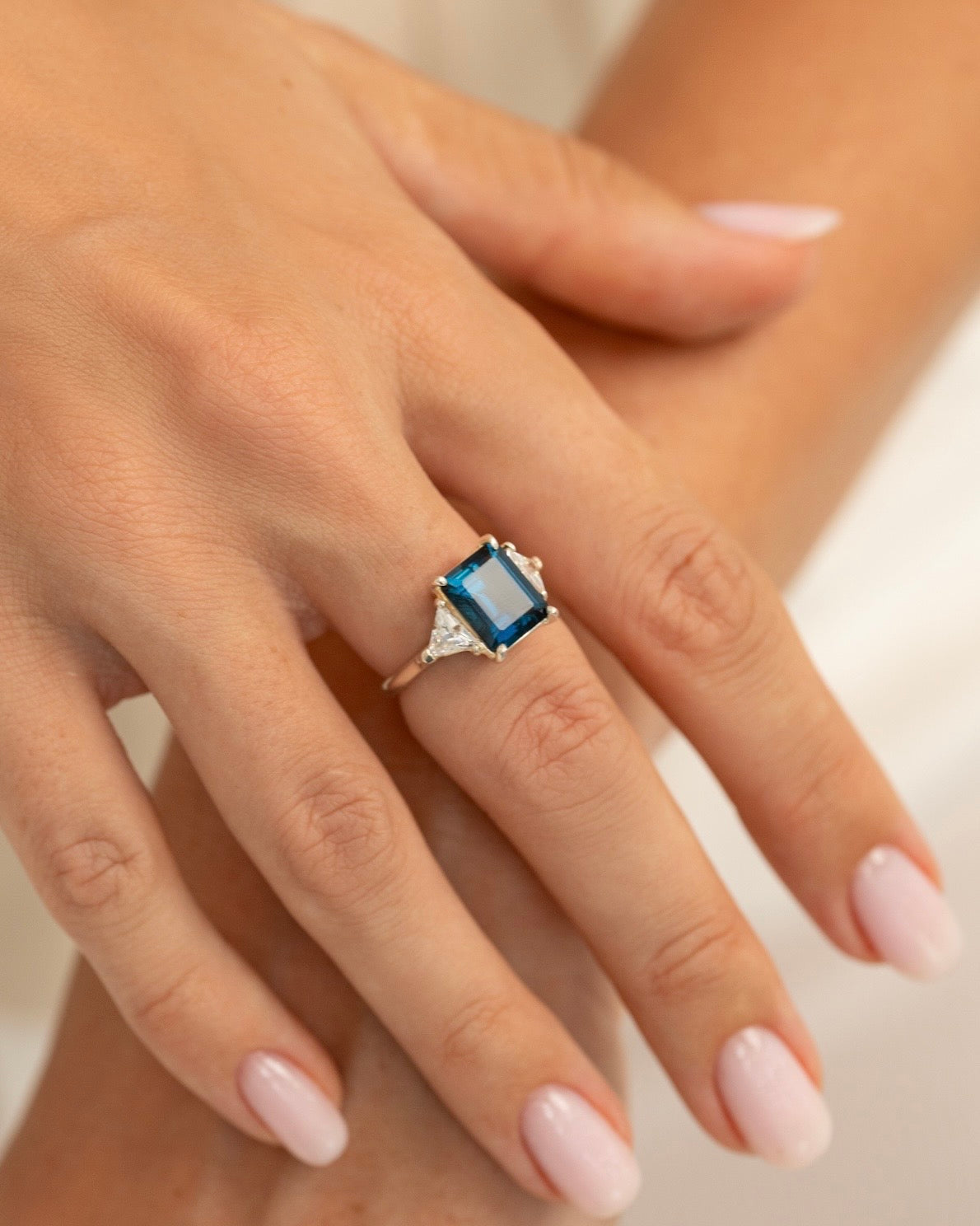 Ring Elegance with London Blue Topaz