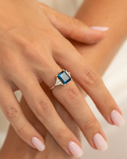 Ring Elegance with London Blue Topaz