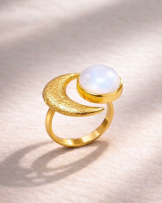 Ring Crescent with Moonstone Gold Plated