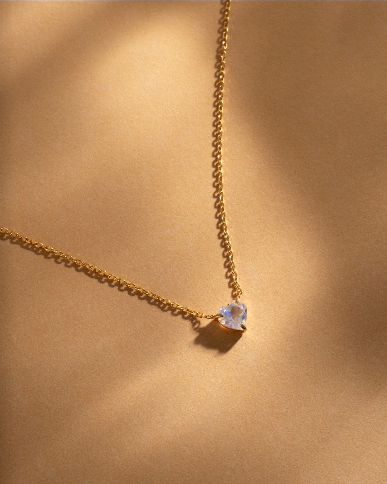 Necklace heart moonstone gold plated