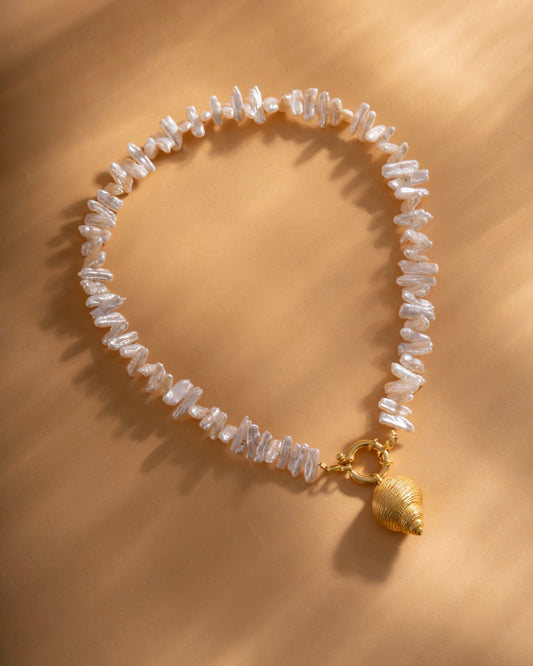 Necklace Pearl with Spiral shell gold plated