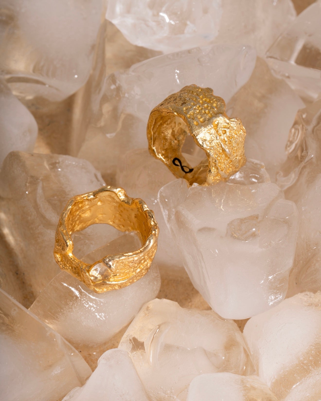 Ring infinite connection gold plated