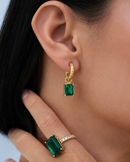 Earrings with green quartz rectangle