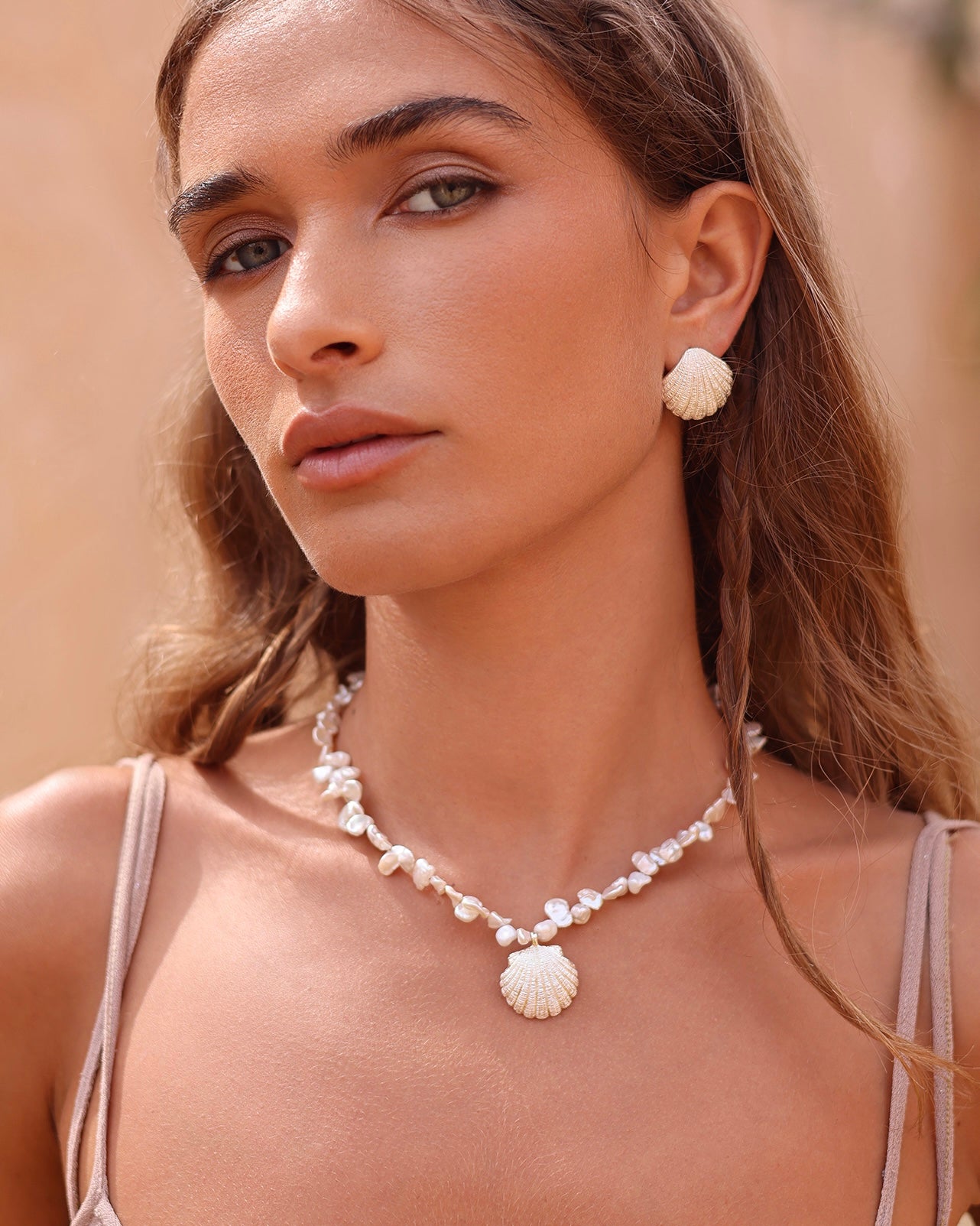 Necklace Pearl with Ocean shell