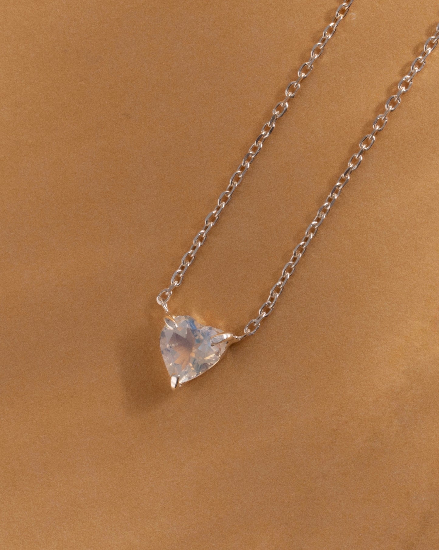 Necklace heart moonstone silver