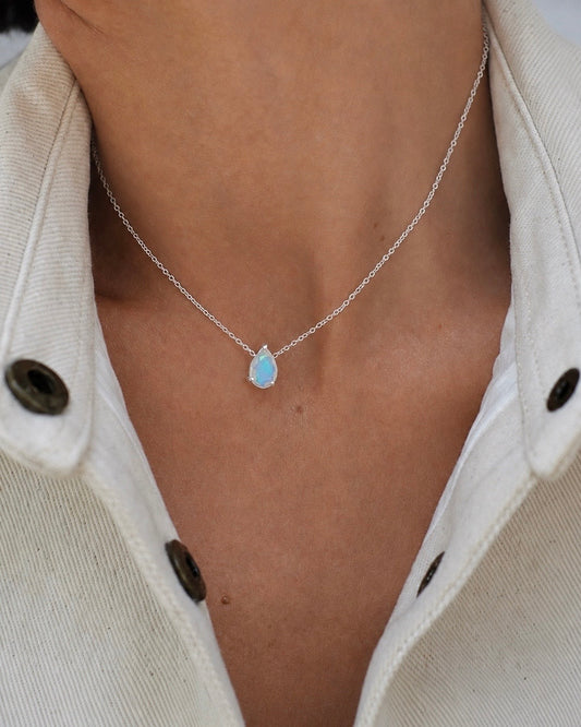 Necklace with opal silver