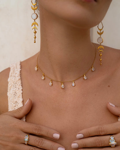 Necklace with seven moonstones