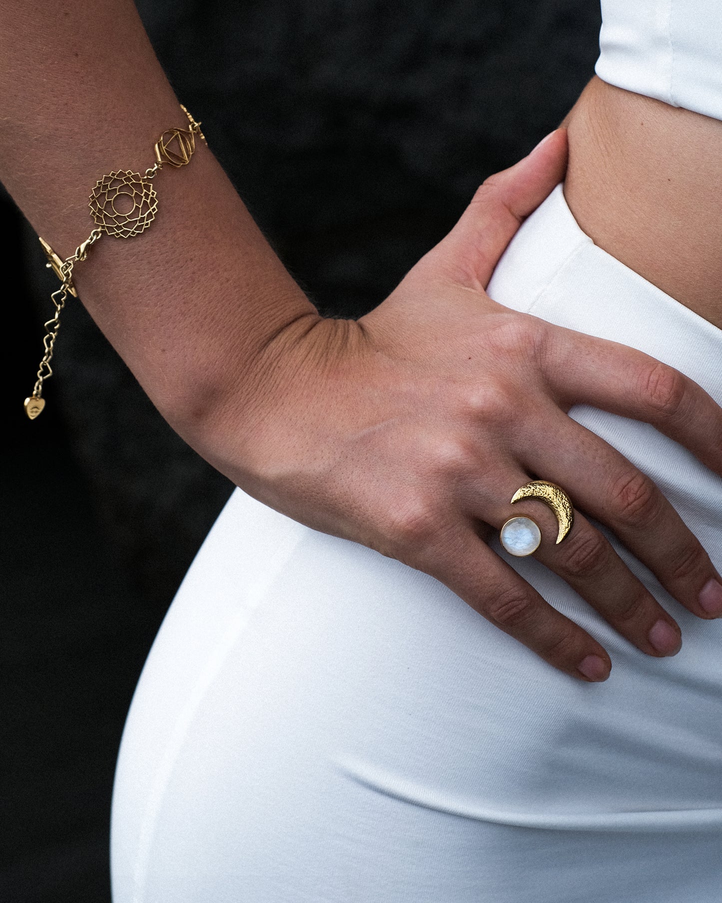 Ring Crescent with Moonstone Gold Plated